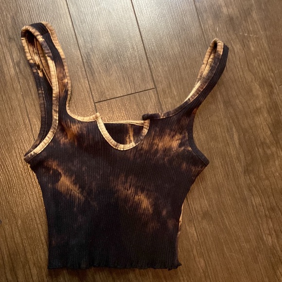 2 PIECES TOPS - Picture 3 of 3